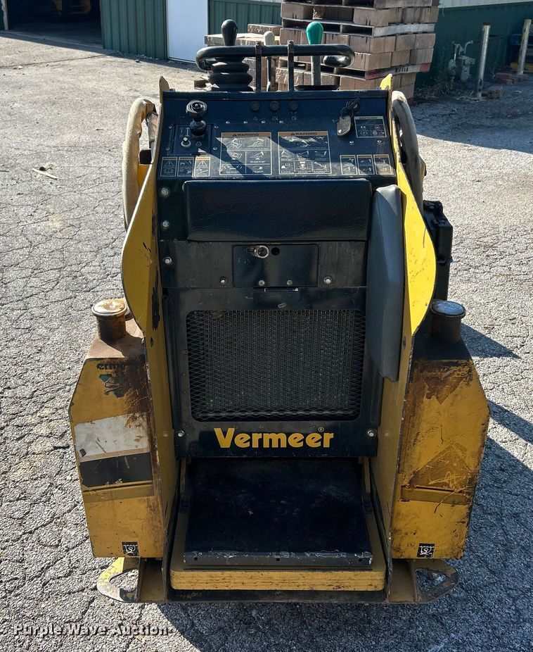image for item ET3231 2006 Vermeer S600TX compact utility loader