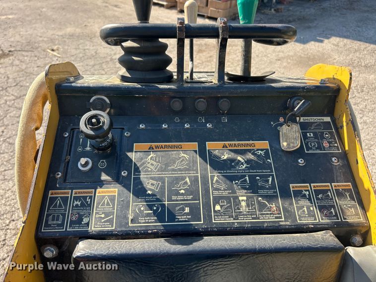 image for item ET3231 2006 Vermeer S600TX compact utility loader