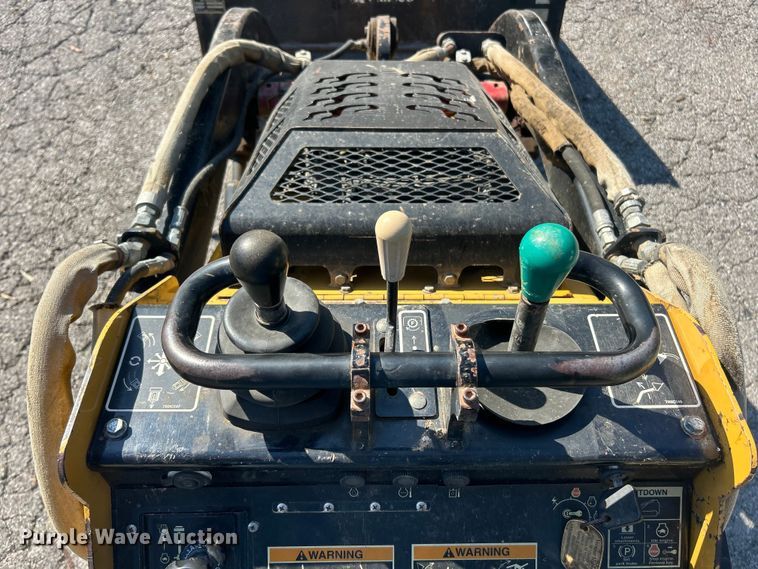 image for item ET3231 2006 Vermeer S600TX compact utility loader