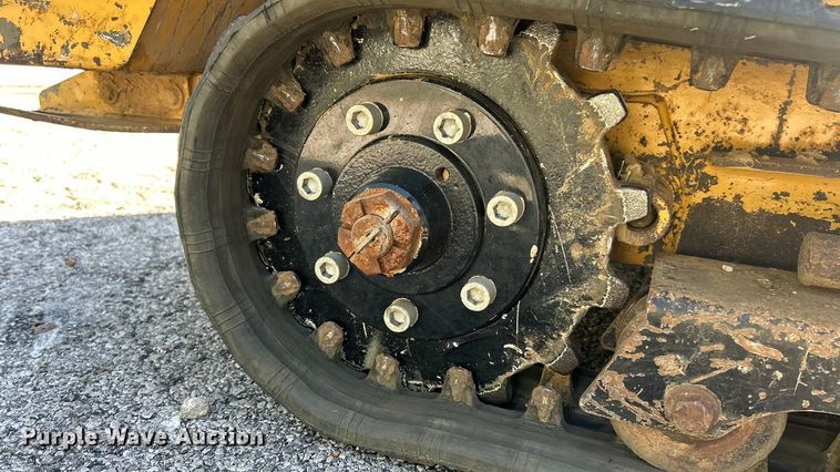 image for item ET3231 2006 Vermeer S600TX compact utility loader