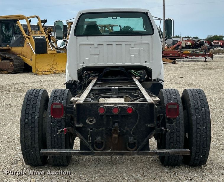 image for item ET3266 2006 Ford F750 Super Duty XL truck cab and chassis