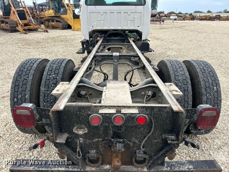 image for item ET3266 2006 Ford F750 Super Duty XL truck cab and chassis