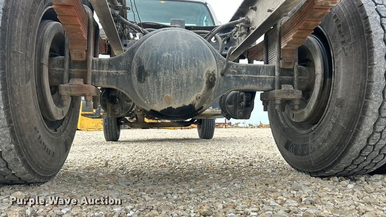 image for item ET3266 2006 Ford F750 Super Duty XL truck cab and chassis