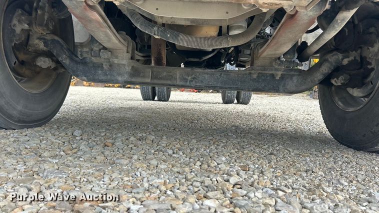 image for item ET3266 2006 Ford F750 Super Duty XL truck cab and chassis