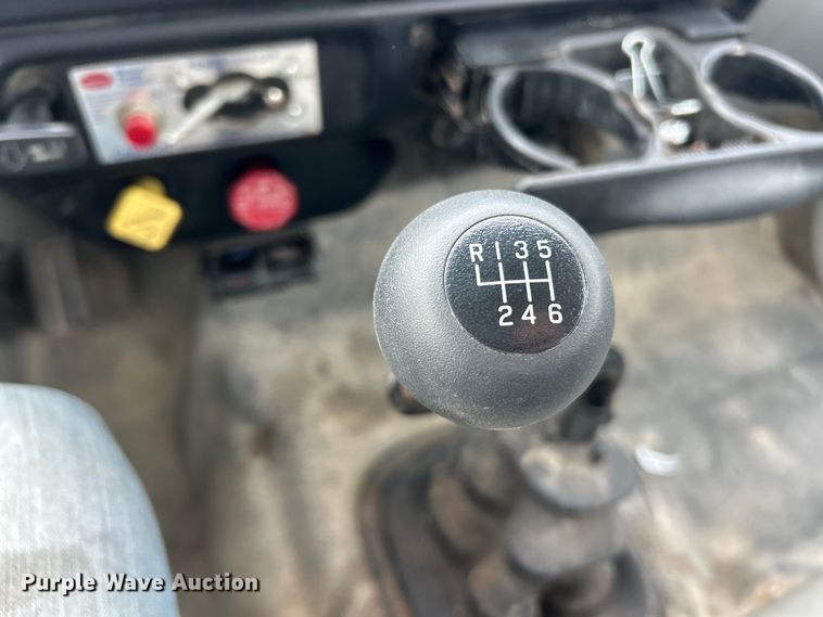 image for item ET3266 2006 Ford F750 Super Duty XL truck cab and chassis