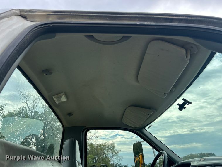 image for item ET3266 2006 Ford F750 Super Duty XL truck cab and chassis