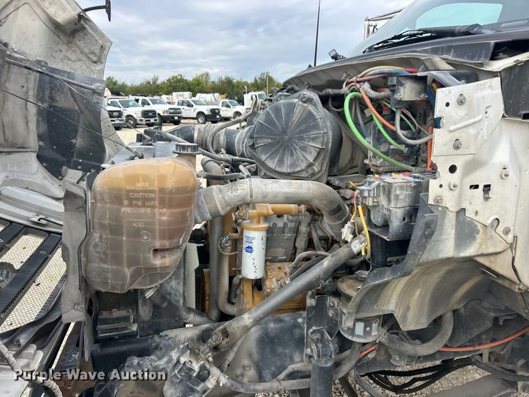 image for item ET3266 2006 Ford F750 Super Duty XL truck cab and chassis