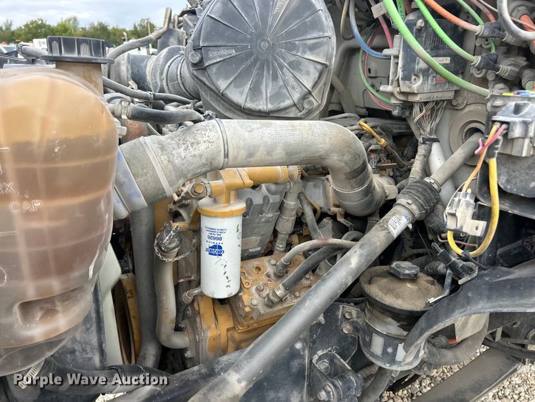 image for item ET3266 2006 Ford F750 Super Duty XL truck cab and chassis