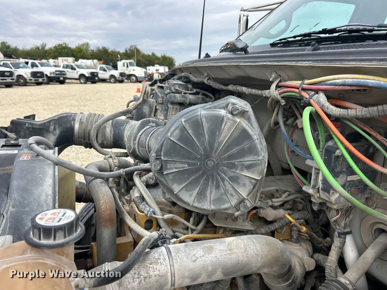 image for item ET3266 2006 Ford F750 Super Duty XL truck cab and chassis