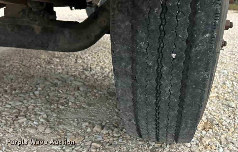 image for item ET3266 2006 Ford F750 Super Duty XL truck cab and chassis