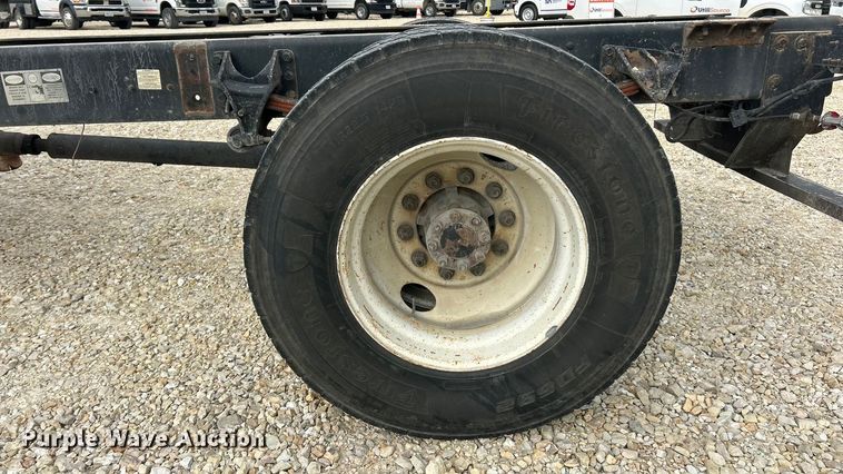 image for item ET3266 2006 Ford F750 Super Duty XL truck cab and chassis