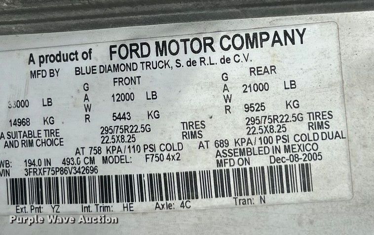 image for item ET3266 2006 Ford F750 Super Duty XL truck cab and chassis