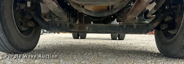 image for item ET3267 2006 Ford F750 Super Duty XL truck cab and chassis