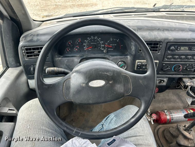 image for item ET3267 2006 Ford F750 Super Duty XL truck cab and chassis