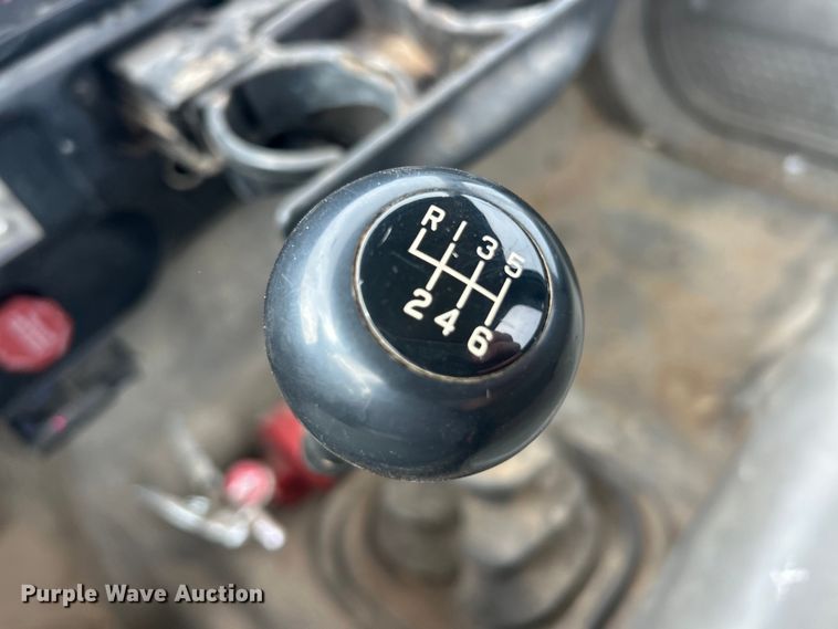 image for item ET3267 2006 Ford F750 Super Duty XL truck cab and chassis