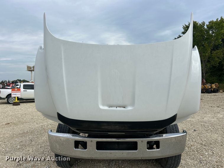 image for item ET3267 2006 Ford F750 Super Duty XL truck cab and chassis