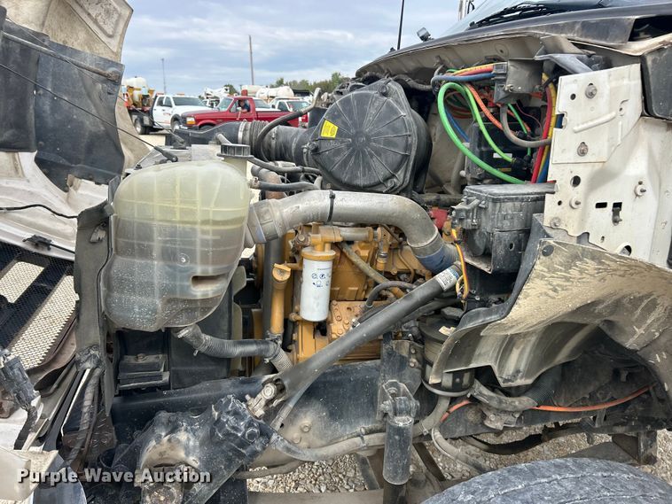 image for item ET3267 2006 Ford F750 Super Duty XL truck cab and chassis