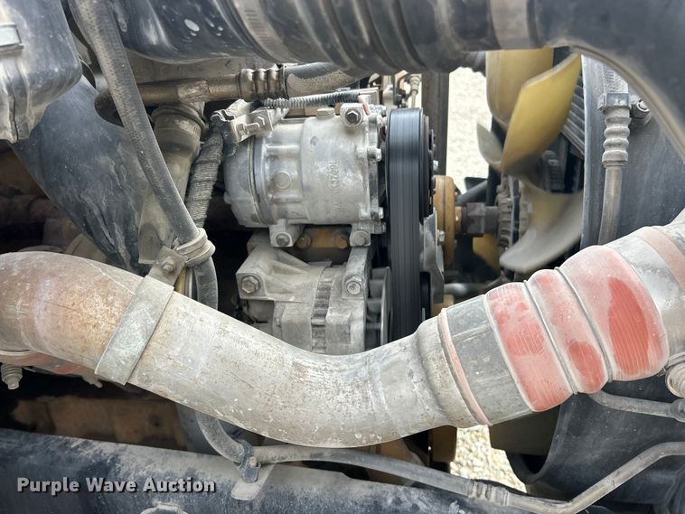 image for item ET3267 2006 Ford F750 Super Duty XL truck cab and chassis