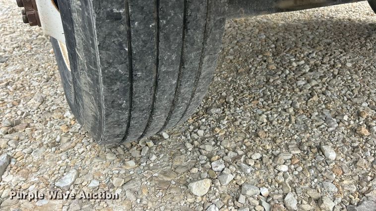 image for item ET3267 2006 Ford F750 Super Duty XL truck cab and chassis