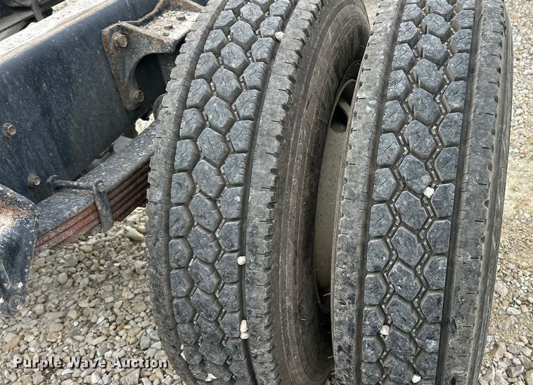 image for item ET3267 2006 Ford F750 Super Duty XL truck cab and chassis