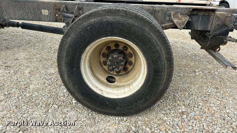 image for item ET3267 2006 Ford F750 Super Duty XL truck cab and chassis