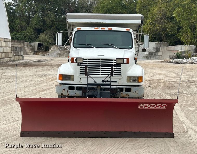 image for item ET3331 1994 International 4700 dump truck