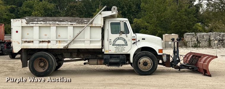 image for item ET3331 1994 International 4700 dump truck