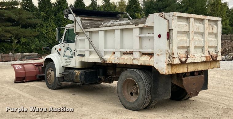 image for item ET3331 1994 International 4700 dump truck