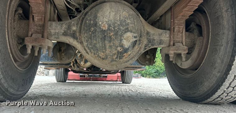 image for item ET3331 1994 International 4700 dump truck