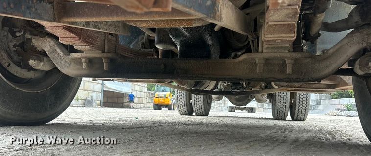 image for item ET3331 1994 International 4700 dump truck