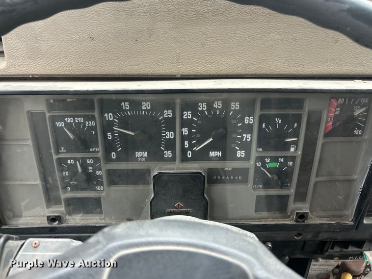 image for item ET3331 1994 International 4700 dump truck