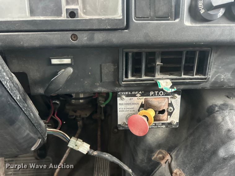 image for item ET3331 1994 International 4700 dump truck