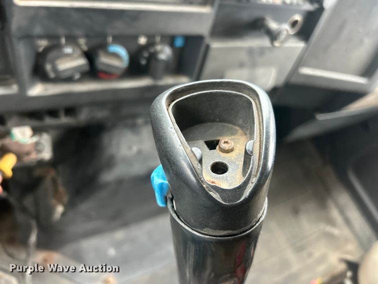 image for item ET3331 1994 International 4700 dump truck