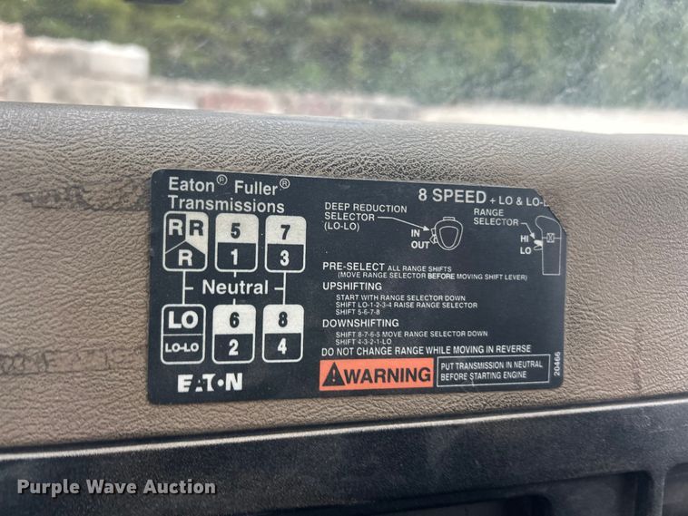 image for item ET3331 1994 International 4700 dump truck