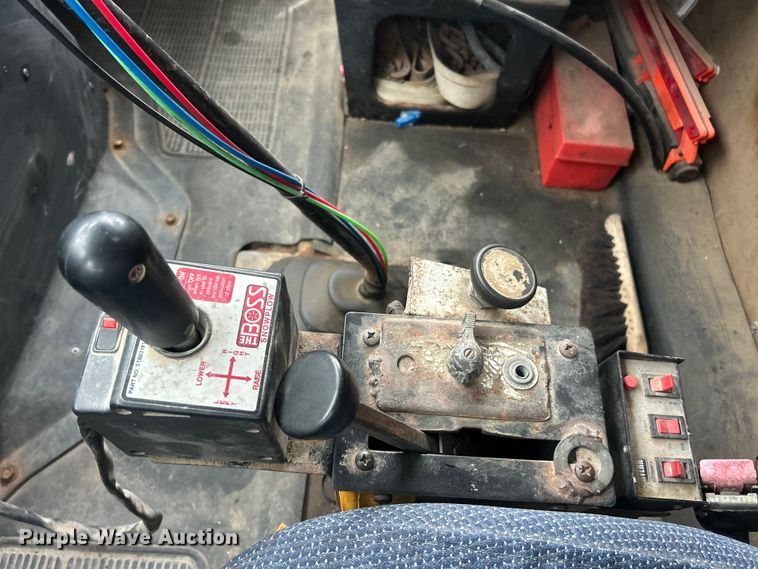 image for item ET3331 1994 International 4700 dump truck