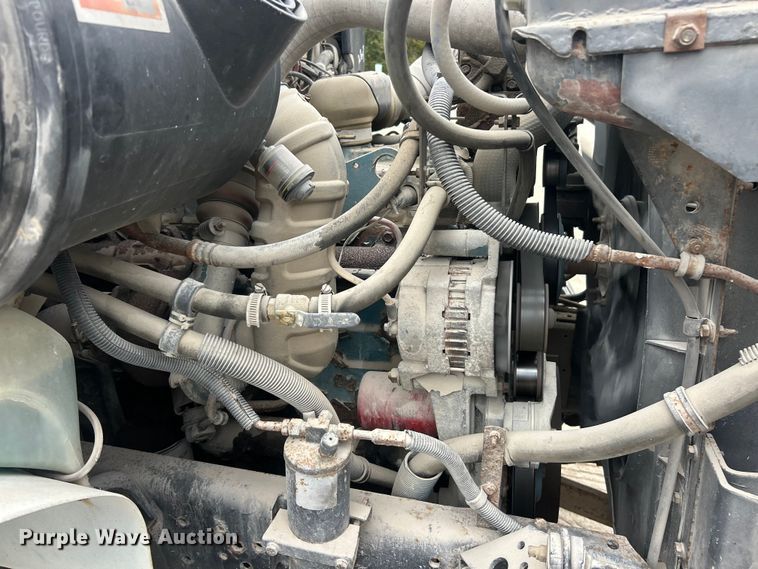 image for item ET3331 1994 International 4700 dump truck