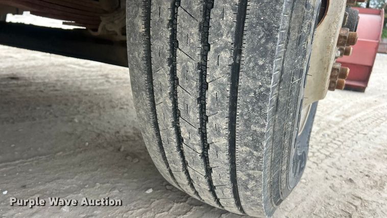 image for item ET3331 1994 International 4700 dump truck