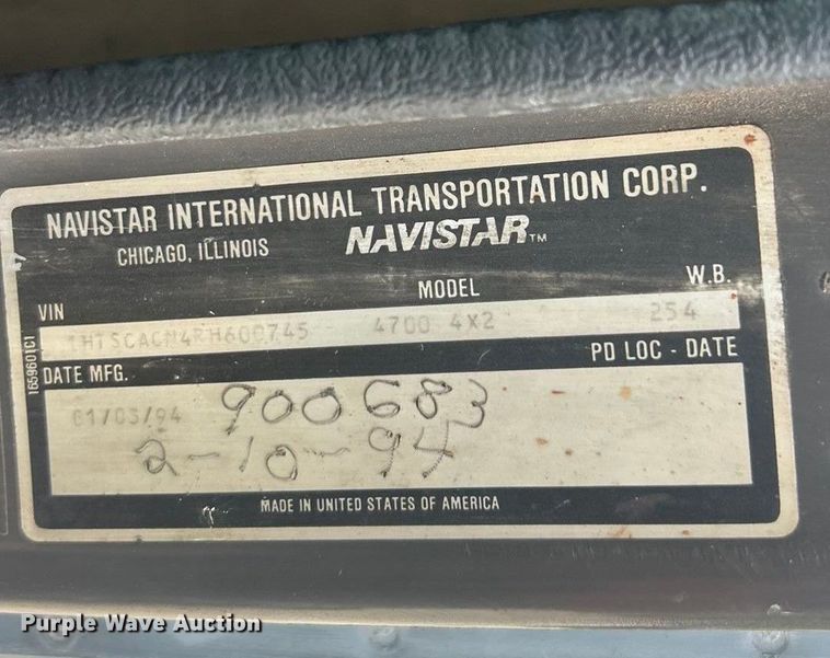 image for item ET3331 1994 International 4700 dump truck