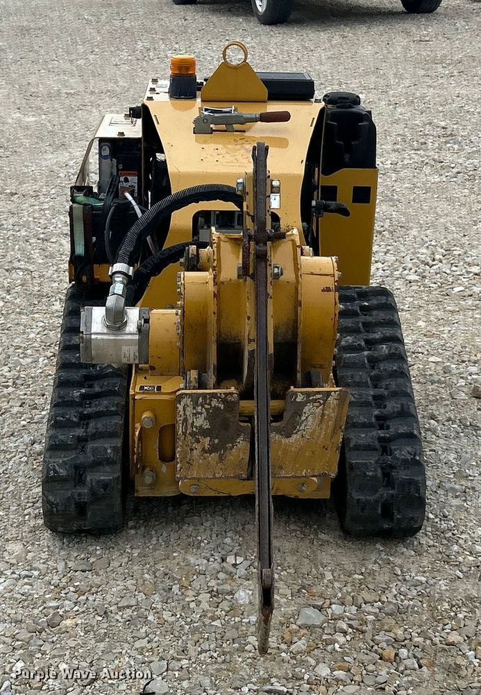 image for item ET3337 2017 Vermeer SPX25 vibratory cable plow