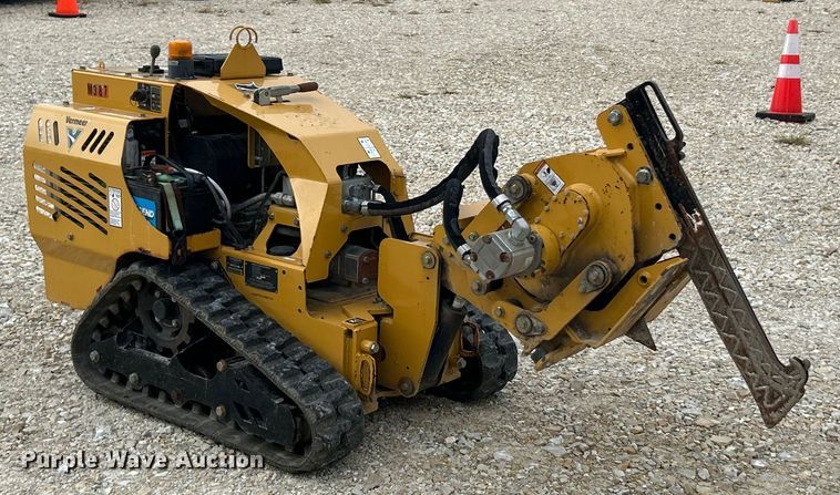 image for item ET3337 2017 Vermeer SPX25 vibratory cable plow