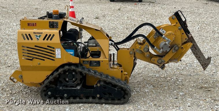image for item ET3337 2017 Vermeer SPX25 vibratory cable plow