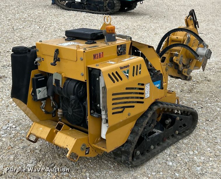 image for item ET3337 2017 Vermeer SPX25 vibratory cable plow