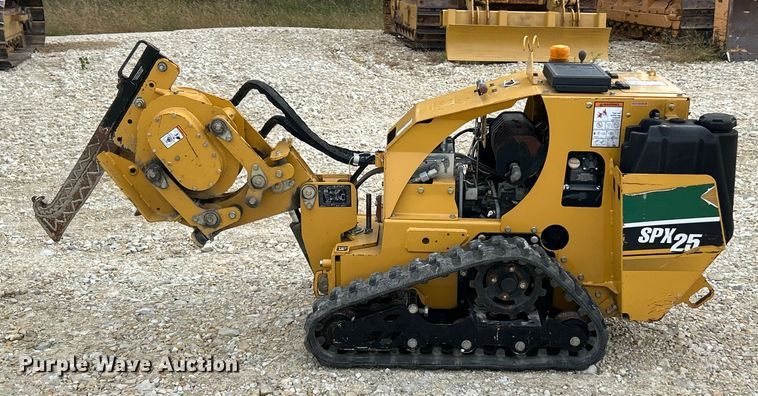 image for item ET3337 2017 Vermeer SPX25 vibratory cable plow