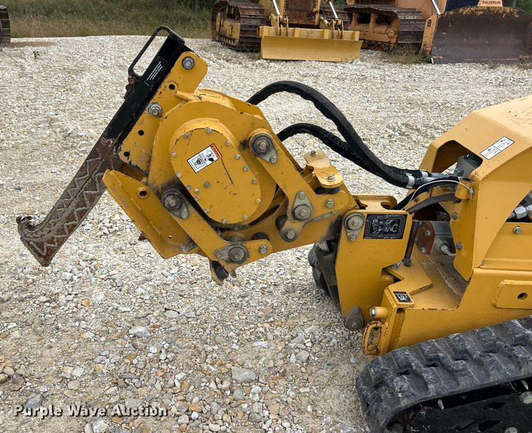 image for item ET3337 2017 Vermeer SPX25 vibratory cable plow