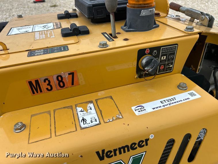 image for item ET3337 2017 Vermeer SPX25 vibratory cable plow