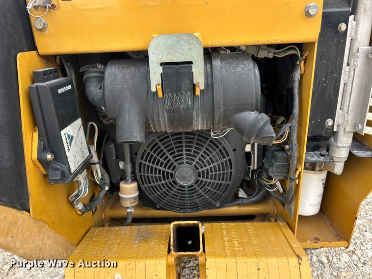 image for item ET3337 2017 Vermeer SPX25 vibratory cable plow