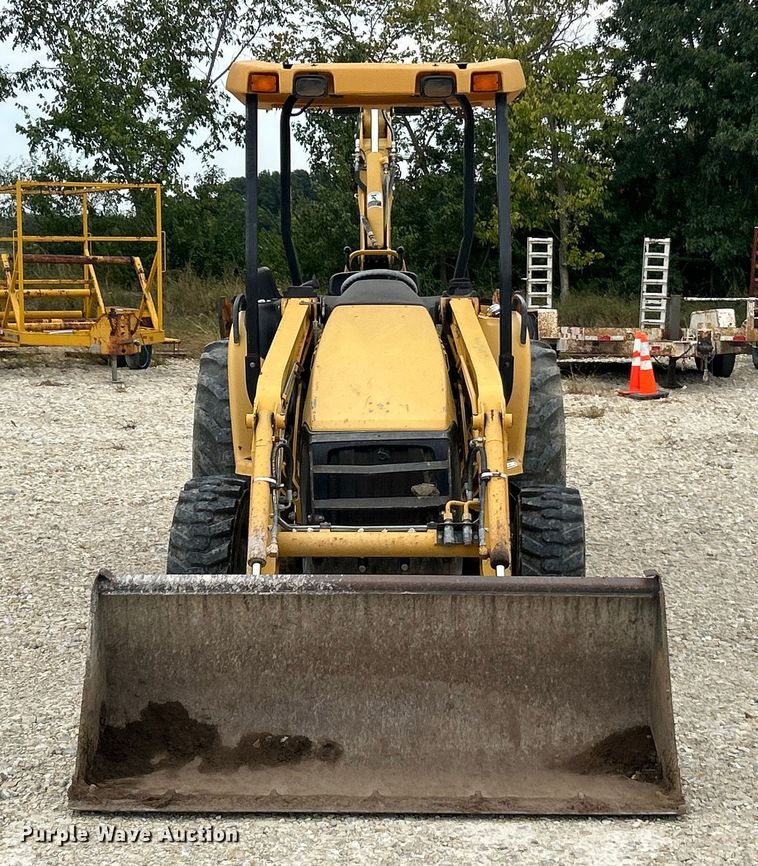 RETROEXCAVADORA 2004 JOHN DEERE 110