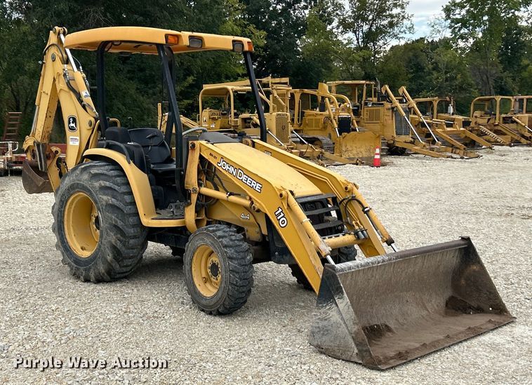 RETROEXCAVADORA 2004 JOHN DEERE 110