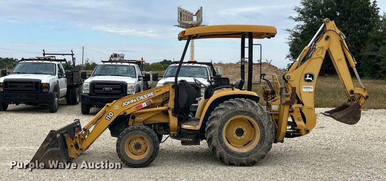 image for item ET3338 2004 John Deere 110 backhoe