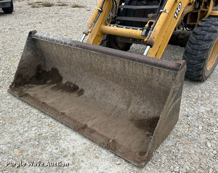 image for item ET3338 2004 John Deere 110 backhoe